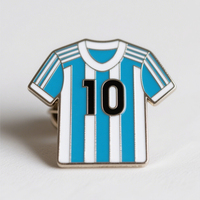 Pin Enamel Jersey Sepak Bola Kustom, Lencana Logam Paduan Seng untuk Warna Kustom Antik Modern, Suvenir untuk Penggemar Sepak Bola