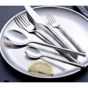 Ensemble de couverts de luxe en or avec manches en bois, compatibles lave-vaisselle, pour mariage et repas - Product Image 2