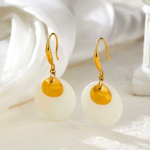 Pendientes de Moda para Mujer, Clásicos, de Acero Inoxidable, Resistentes al Agua, Chapados en Oro de 14k y 18k, con Diseño de Concha - Product Image 3