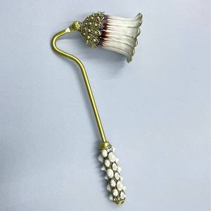 Spegnicandele Tradizionale Menorah Placcato Argento, Spegnicandele Cerimoniale Ebraico per Shabbat e Festività - Product Image 2