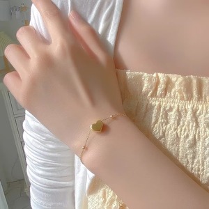 Pulsera Minimalista con Colgante de Corazón en Acero Inoxidable Color Dorado, Cadena de Mano con Cuentas Encantadoras, Brazalete Moderno, Regalos de Joyería - Product Image 5