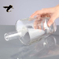 Bouteille en verre vide de haute qualité 750 ml pour rhum, brandy, vodka - Bouchon en liège estampé à chaud et gravé or avec capuchon pulvérisateur