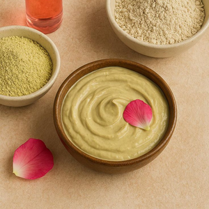 Fournisseur en gros de poudre d'argile Multani Mitti à base de plantes pour le visage et les mains, emballage flexible - Product Image 1