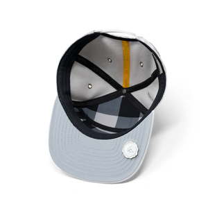 Custom Pvc <span class=keywords><strong>Patch</strong></span> Design Amerikaanse Vlag Snapback Cap Waterdichte Laser Geperforeerde Golfhoed Platte Rand Witte Camouflage Snapback Hoed - Product Image 6
