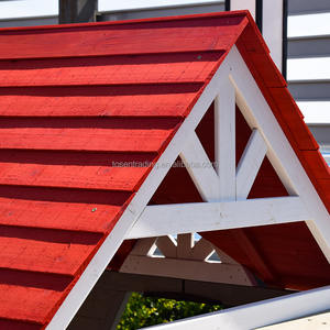 Casa de Juegos de Madera Resistente para Niños con Techo Rojo, Cocina de Juguete, Chimenea y Ventana de Servicio - Cabaña de Juegos para Exteriores Resistente a la Intemperie - Product Image 5