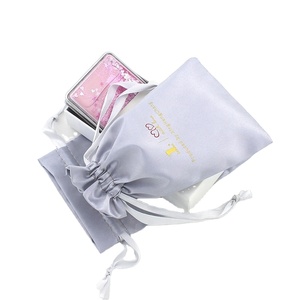 Sac en satin à cordon de serrage anti-poussière pour mèches de cheveux de différentes tailles avec logo personnalisé - Product Image 3