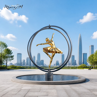 Sculpture de ballerine en acier inoxydable plaqué or, avec cadre anneau, découpe ajourée, pour l'extérieur, monuments et places publiques, fabrication sur mesure