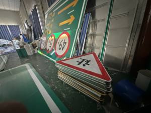 مصنع الجملة مخصص عاكس الألومنيوم تحذير حركة المرور علامات وقوف السيارات لعلامات وقف السلامة على الطرق - Product Image 2