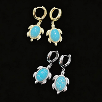 CH-LAE0918 Boucles d'oreilles pendantes tortue incrustées de turquoise, breloques tortue plaquées or, boucles d'oreilles tortue turquoise plaquées argent