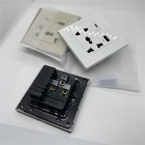 เต้ารับติดผนังแบบชาร์จเร็ว Universal 5V 18W ช่องเสียบ USB Type-C คู่, เต้ารับไฟฟ้าอัจฉริยะ 110-250V, แผงกระจกพีซีลายโลหะ - Product Image 6