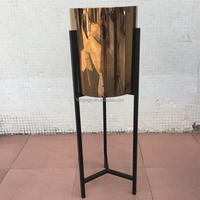 Support de plante en métal doré de luxe, pour l'intérieur et l'extérieur, décoration de jardin et de maison, support de pot de fleurs élégant, designs élégants pour l'intérieur et l'extérieur