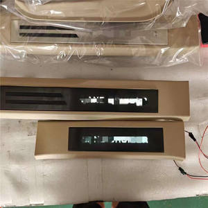 Maictop Accessoires de décoration automobile Kit d'intérieur <span class=keywords><strong>Barre</strong></span> lumineuse de <span class=keywords><strong>seuil</strong></span> de <span class=keywords><strong>porte</strong></span> pour Toyota Land Cruiser 300 Marchepieds - Product Image 3