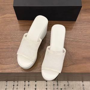 Zapatos de diseñador, marcas clásicas, estilos modernos, zapatos cómodos y antideslizantes con suela gruesa, sandalias para playa y exteriores - Product Image 5