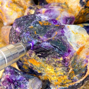 Grande Blocco di Fluorite Viola Naturale Grezza, Ornamenti in Pietra, Collezione di Minerali Grezzi, Pietre Rare per Apprezzamento - Product Image 5