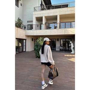 Sudadera Beige para Mujer con Bordado de Texto Eyyo, Estilo Urbano, Talla XS, para Otoño e Invierno - Product Image 1