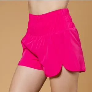 Hohe Taille Kurze Hosen Strands horts Frauen Training Laufen Tragen Lose Shorts mit Unterwäsche im Inneren