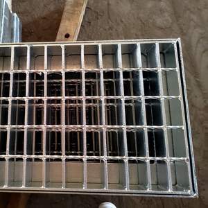 Grossiste <span class=keywords><strong>caillebotis</strong></span> en acier galvanisé pour barres de roulement en métal <span class=keywords><strong>grille</strong></span> en acier <span class=keywords><strong>caillebotis</strong></span> en acier - Product Image 6