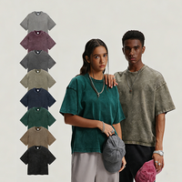 T-shirt homme en coton épais, coupe ample et courte, style vintage délavé à l'acide, impression DTG, personnalisable.