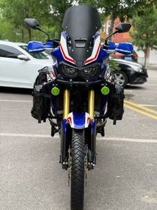 มอเตอร์ไซค์ฮอนด้า <span class=keywords><strong>CRF1100L</strong></span> รุ่นทัวร์ริ่งระยะไกล ถังน้ำมันขนาดใหญ่ เครื่องยนต์คู่ขนาน ระบายความร้อนด้วยน้ำ ระบบหัวฉีด EFI ขับขี่สบาย เหมาะสำหรับการเดินทางบนถนน - Product Image 4