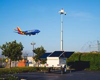 Tour de surveillance solaire mobile HANKUN avec caméra HD, zoom optique 25X et mât télescopique pour sites distants