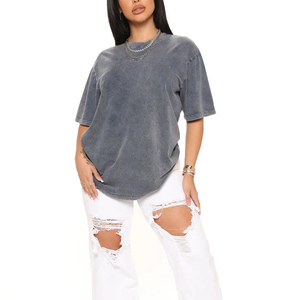 T-shirt da <span class=keywords><strong>donna</strong></span> girocollo 100% cotone stampata a <span class=keywords><strong>maniche</strong></span> <span class=keywords><strong>corte</strong></span> con spalle scese, vestibilità ampia, con dettagli ricamati a quadri/punti e bottoni - Product Image 5