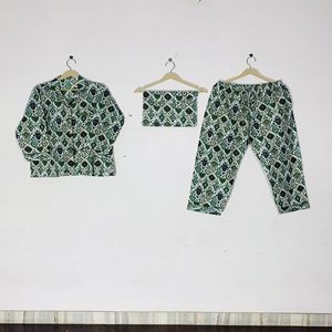 Ensemble de pyjama floral imprimé à la main pour femme - Vêtements de nuit en coton artisanal, tenue de sommeil et de détente bohème pour l'été, cadeau - Product Image 1