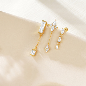 Pendiente CANNER de Plata de Ley 925 con Zirconia Cuadrada Incrustada en Oro, con Cierre de Rosca para Uso Diario - Product Image 3