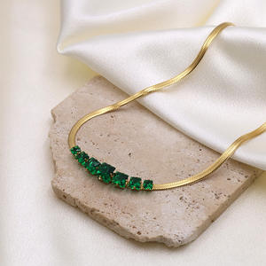 Neue europäische und amerikanische weibliche leichte Luxus-Halskette aus Titan-Stahl und Langen Schlangenknochen-Kette-Halsband Großhandel - Product Image 2