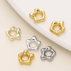 Cuentas espaciadoras con forma de flor, chapadas en cobre, oro y plata, para la fabricación de pulseras, accesorios de joyería DIY, chapado en oro de 18K, círculo hueco irregular. - Product Image 1