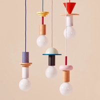 Lámpara de Noche Infantil, Estilo Memphis Posmoderno, Geométrica, Pequeña Lámpara Colgante LED, Diseño de Tronco de Madera Colorido, para Entrada