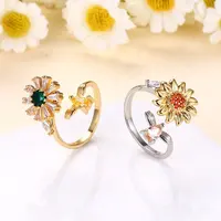 Baguette कट क्रिस्टल अंगूठी महिलाओं के गहने, घूर्णन फूल आकार प्यार की अंगूठी