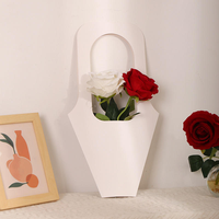 Sac à main élégant en papier artistique avec fermeture magnétique |   Emballage personnalisé en relief pour mariages, fêtes, fleuristes, cadeaux
