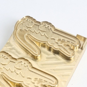 Matrice de thermoscellage haute fréquence pour le marquage en relief des housses de cuir automobile et des tapis de sol automobile - Product Image 5