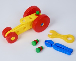 GIRNAR LITTLE ENGINEER Un kit completo de 79 piezas que incluye una llave inglesa, alicates, tuercas, pernos, etc. para nuestros pequeños ingenieros. - Product Image 4