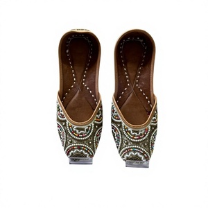 Vente en gros BS INTERNATIONAL Chaussures plates à lacets pour femmes, style traditionnel indien, très confortables, en cuir véritable, tendance mode - Product Image 4