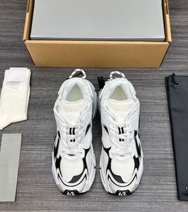 Chaussures de sport de luxe de créateur de haute qualité 2026, tendance pour hommes et femmes, confortables pour l'extérieur et décontractées, vente en gros - Product Image 6