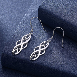 Pendientes Largos Geométricos Retorcidos para Mujer, Diseño Hueco Minimalista, Joyería de Moda para Oficina - Product Image 3
