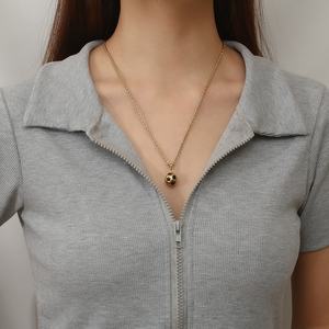 CAIOOCHE Collier en acier inoxydable plaqué or football Collier <span class=keywords><strong>anti</strong></span>-ternissement pour la <span class=keywords><strong>coupe</strong></span> <span class=keywords><strong>du</strong></span> <span class=keywords><strong>monde</strong></span> - Product Image 4