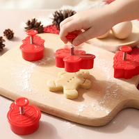 Moule à biscuits sur le thème de Noël, ensemble de découpoirs à biscuits en plastique 3D avec ressort pour enfants, outils de pâtisserie DIY