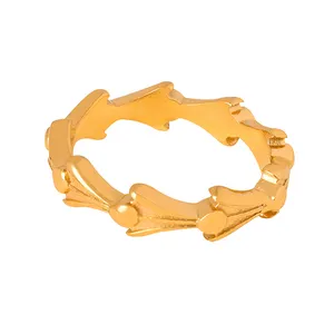 Ornamen desain populer cincin bentuk panah perhiasan berlapis emas cincin baja tahan karat tahan air