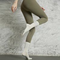 Chaussettes de yoga pour femmes mi-mollet, antidérapantes et absorbantes en coton, à cinq doigts, pour le fitness et le sport, en gros