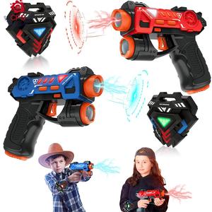 Lazer etiketi Guns Set rozetleri ile çocuklar için kızılötesi Mini lazer etiketi 2 paket lazer etiketi Blaster oyunu 2 oyuncu kapalı açık oyuncaklar - Product Image 1