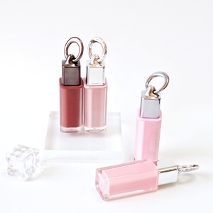 Tube <span class=keywords><strong>de</strong></span> brillant à lèvres en plastique personnalisé <span class=keywords><strong>de</strong></span> 4ml baume à lèvres cosmétiques avec conception spéciale tête <span class=keywords><strong>de</strong></span> clé tube d'huile à lèvres emballage <span class=keywords><strong>de</strong></span> cosmétiques - Product Image 3