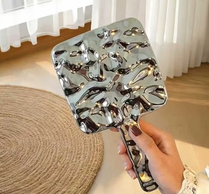 Espejo de Maquillaje Portátil Avanzado, Espejo de Mano para Salón de Belleza, Espejo Retro Portátil con Asa, Espejo de Observación de Alta Calidad para Salón de Belleza - Product Image 3