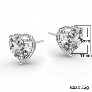 Orecchini a forma di cuore con cristalli per donna, accessori di moda dolci e minimalisti per l'uso quotidiano - Product Image 5