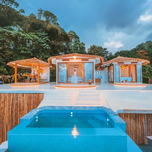 Toit de chaume artificiel en plastique fait à la main, toiture synthétique PE PVC ignifuge pour villas et hôtels en stock - Product Image 2