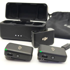 ไมโครโฟนไร้สาย <span class=keywords><strong>DJI</strong></span> Mic สำหรับกล้อง <span class=keywords><strong>DJI</strong></span> Action 2 <span class=keywords><strong>OM</strong></span> <span class=keywords><strong>5</strong></span> สมาร์ทโฟนที่มีพอร์ต Lightning และ USB-C ระยะส่งสัญญาณ 250 เมตร บันทึกเสียงแบบสองช่องสัญญาณ - Product Image 4
