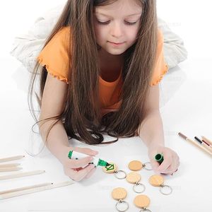 WOQI Supports de porte-clés en bois pour cadeaux DIY, disques en bois brut avec anneaux, prêts pour la gravure et la pyrogravure, personnalisables - Product Image 5