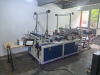 Automatische LDPE-zakkenmachine voor zware transportzakken, drie servo's, warmte-seal, koud-snijmachine
