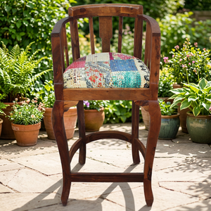Tabouret de bar en bois avec revêtement en tissu patchwork coloré au design moderne, structure en bois de sheesham massif, respectueux de l'environnement - Product Image 1